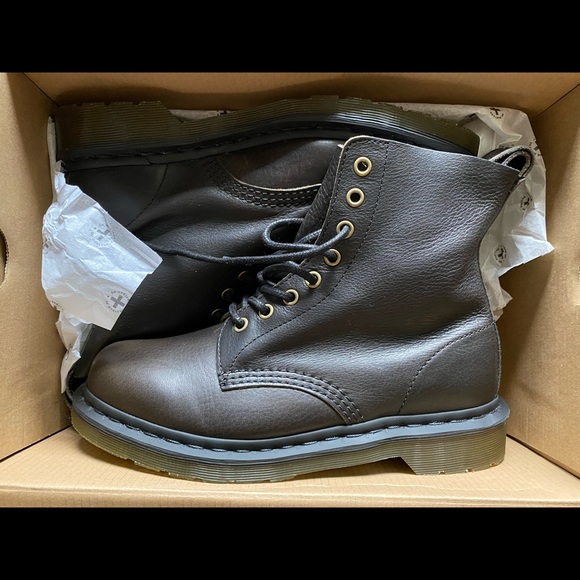 doc martens boots black